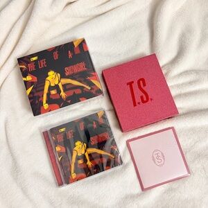 Taylor Swift - The Life of a Showgirl: It’s Frightening Edition Deluxe CD